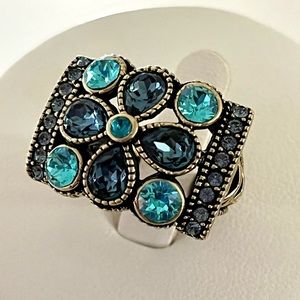 Like NEW!! 6.5 Blue Heidi Daus Ring